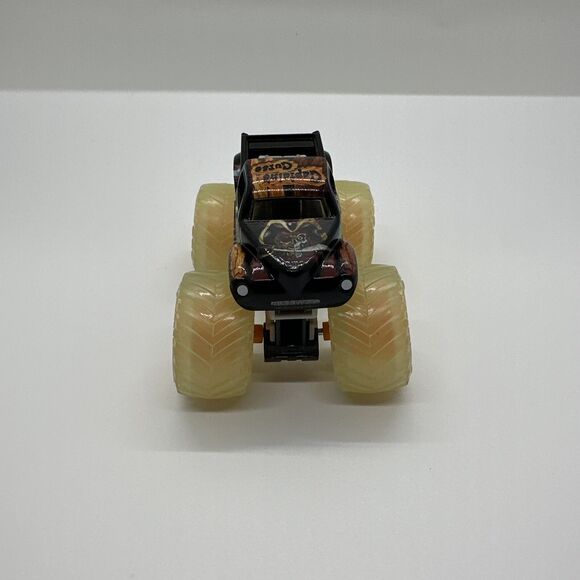 Hot Wheels Monster Jam Captains Curse Monster Truck Die-Cast Vehicle 1:64 Scale - Picture 2 of 8